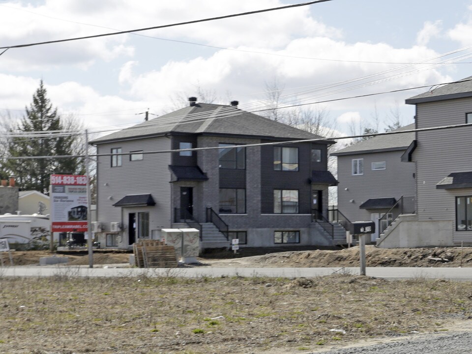 11150 Sainte-Marianne in Mirabel, QC - Building Photo