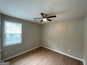 66 Glenn St in Newnan, GA - Building Photo - Building Photo