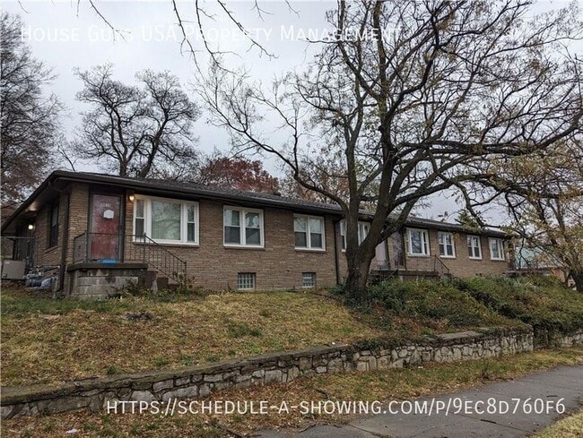 property at 4612 Linwood Blvd