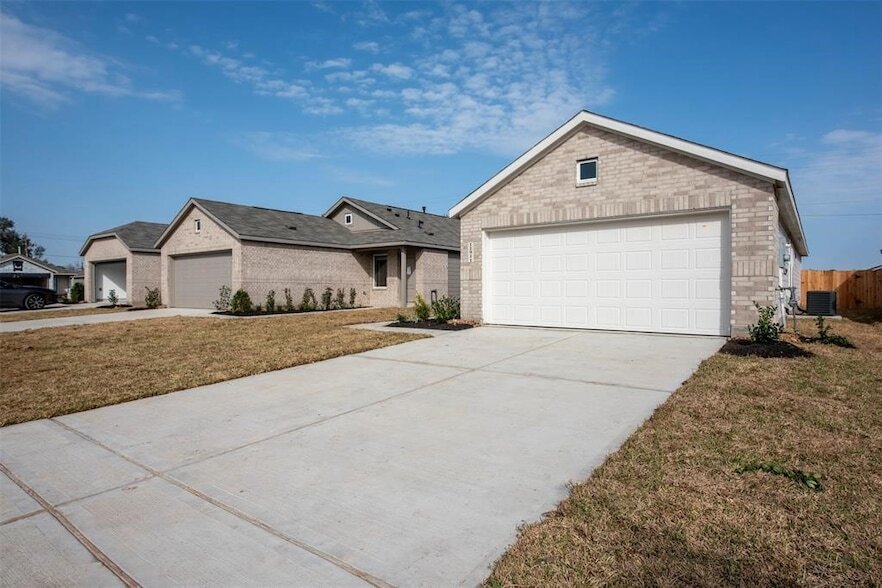 11906 Bat Sheva Ln in Houston, TX - Building Photo