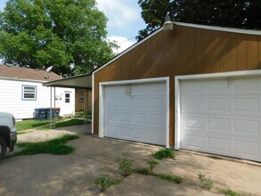 896 Fredrick Dr in El Dorado, KS - Building Photo - Building Photo