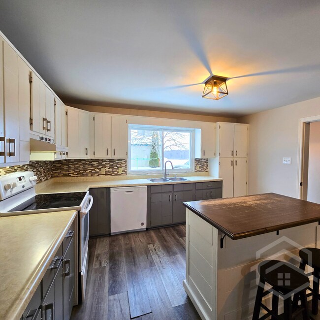 425480 Substation Rd in Norwich, ON - Building Photo - Building Photo