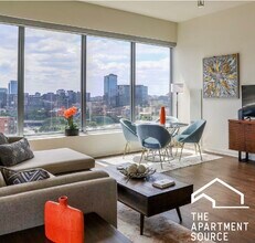 910 W Huron St in Chicago, IL - Building Photo - Building Photo