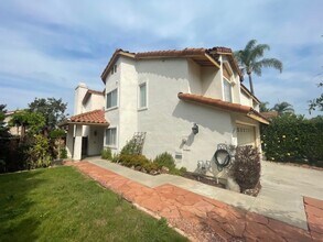12602 Creekwood Ct in San Diego, CA - Building Photo - Building Photo