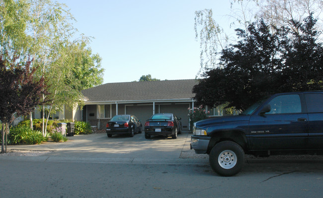 1565-1567 Willowbrae Ave in San Jose, CA - Foto de edificio - Building Photo