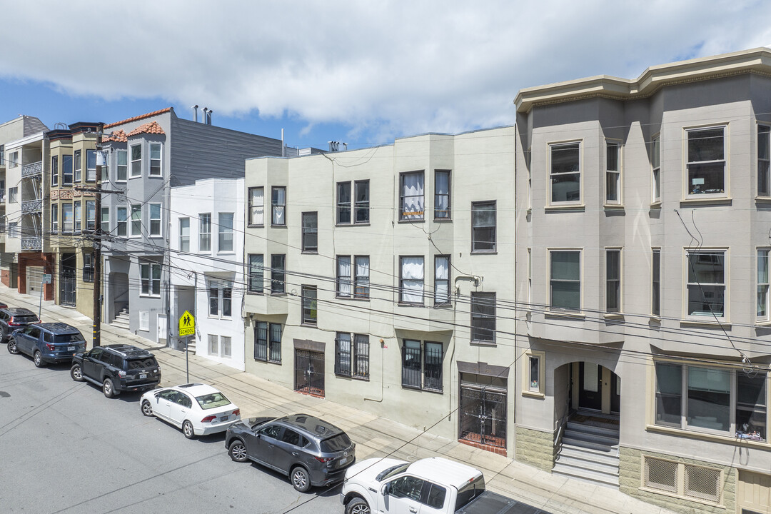 934-944 Greenwich St in San Francisco, CA - Building Photo