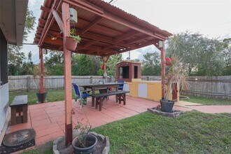 1623 Dartmouth Dr in Holiday, FL - Building Photo - Building Photo
