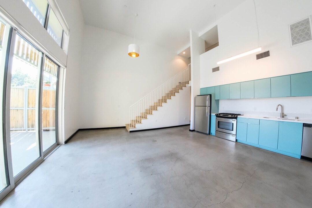 1313 Sunset in Los Angeles, CA - Foto de edificio