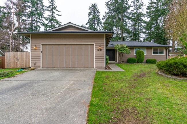 1231 SW Ingleside Ct