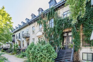 2264 Saint-Antoine Rue O in Montréal, QC - Building Photo