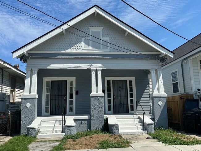 2313 Dabadie St, Unit 2313 D'Abadie St