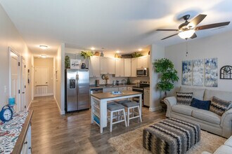 Wynwood Apartments in Clarksville, TN - Building Photo - Interior Photo