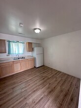 1627 W Maple St in Rawlins, WY - Building Photo - Building Photo