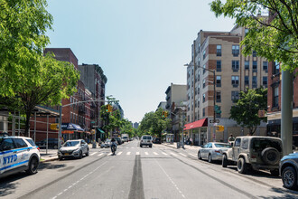 124 Avenue C in New York, NY - Foto de edificio - Building Photo