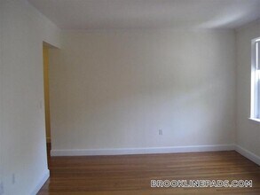 34 Harris St in Brookline, MA - Building Photo - Building Photo