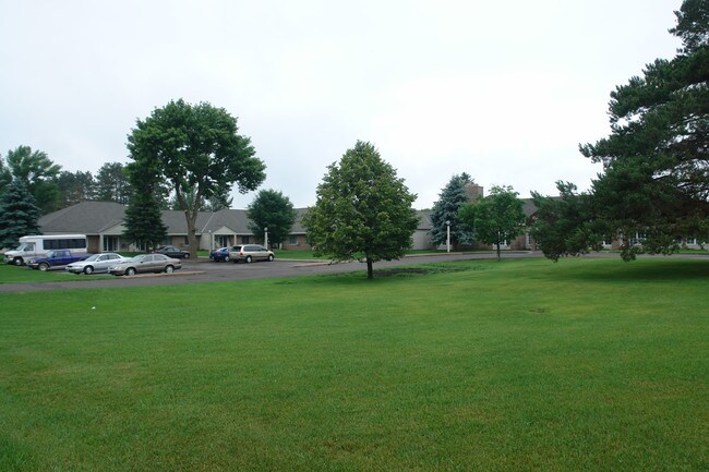 Riverwood Village in Cambridge, MN - Building Photo - Building Photo