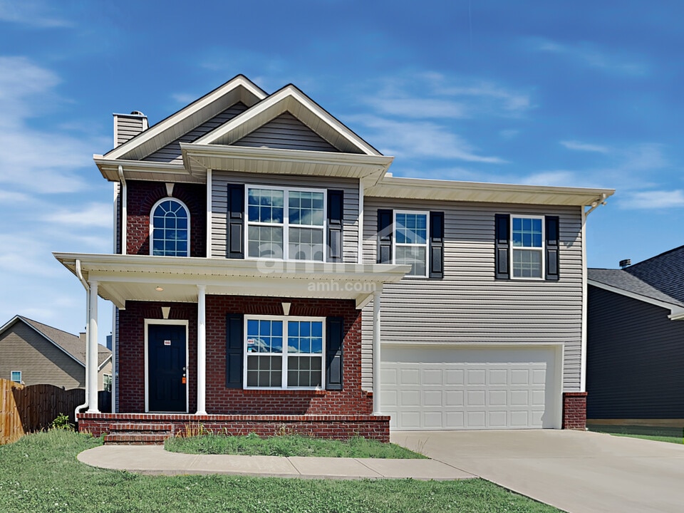 8124 Cambridge Reserve Dr in Knoxville, TN - Building Photo