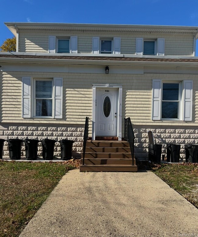 property at 741 Clocks Blvd