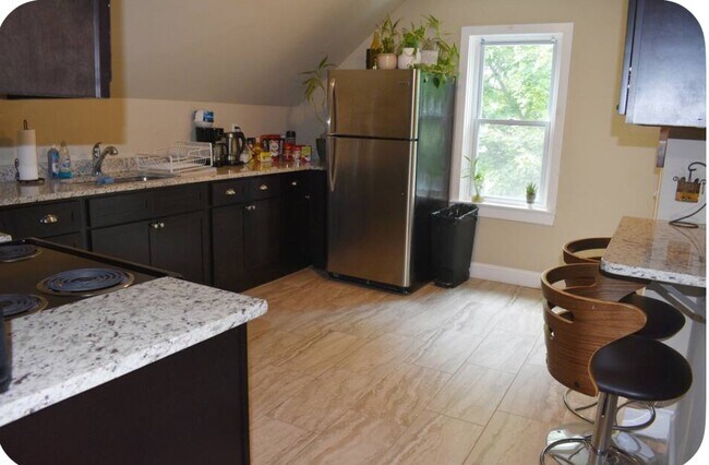 86 Home Ave, Unit 3 in Providence, RI - Building Photo - Building Photo