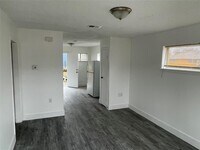 7808 Glass St photo'