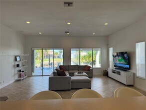 7817 NW 121st Way in Parkland, FL - Building Photo - Building Photo