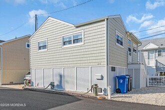 112 W Tide Way in Lavallette, NJ - Building Photo - Building Photo