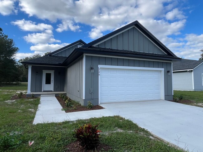 226 SW Cherry Blossom Way in Lake City, FL - Foto de edificio - Building Photo