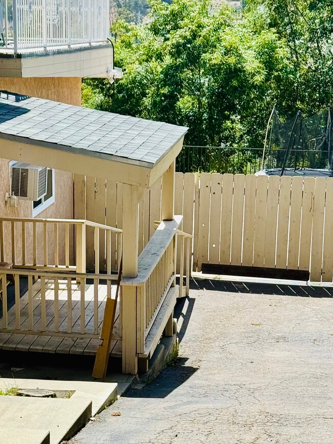 3346 San Carlos Dr in Spring Valley, CA - Foto de edificio - Building Photo
