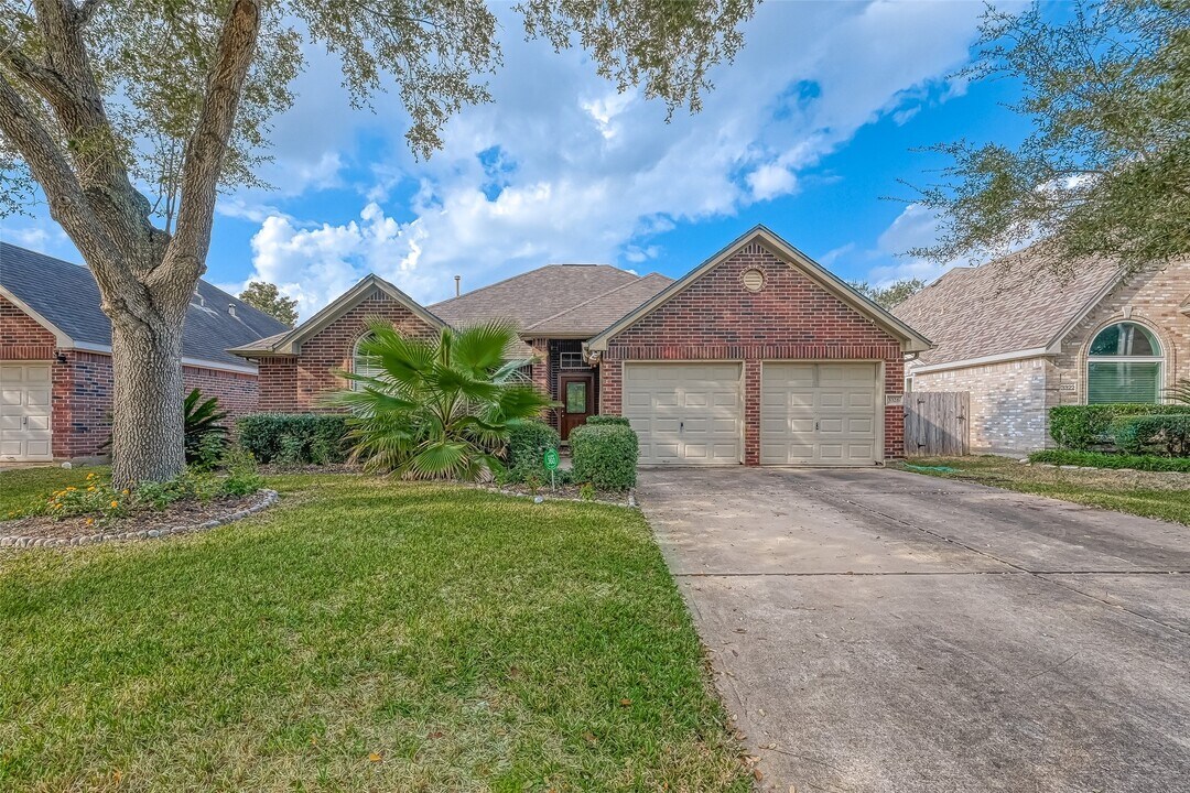 3326 Plymouth Pointe Ln in Missouri City, TX - Building Photo