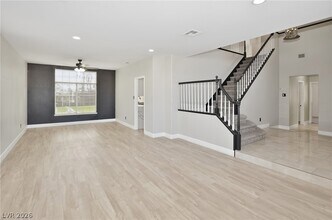 747 Canyon Crest Dr in Las Vegas, NV - Building Photo - Building Photo