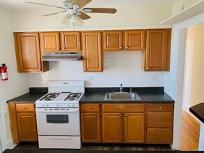 27 W 1ST St in Bayonne, NJ - Building Photo - Building Photo