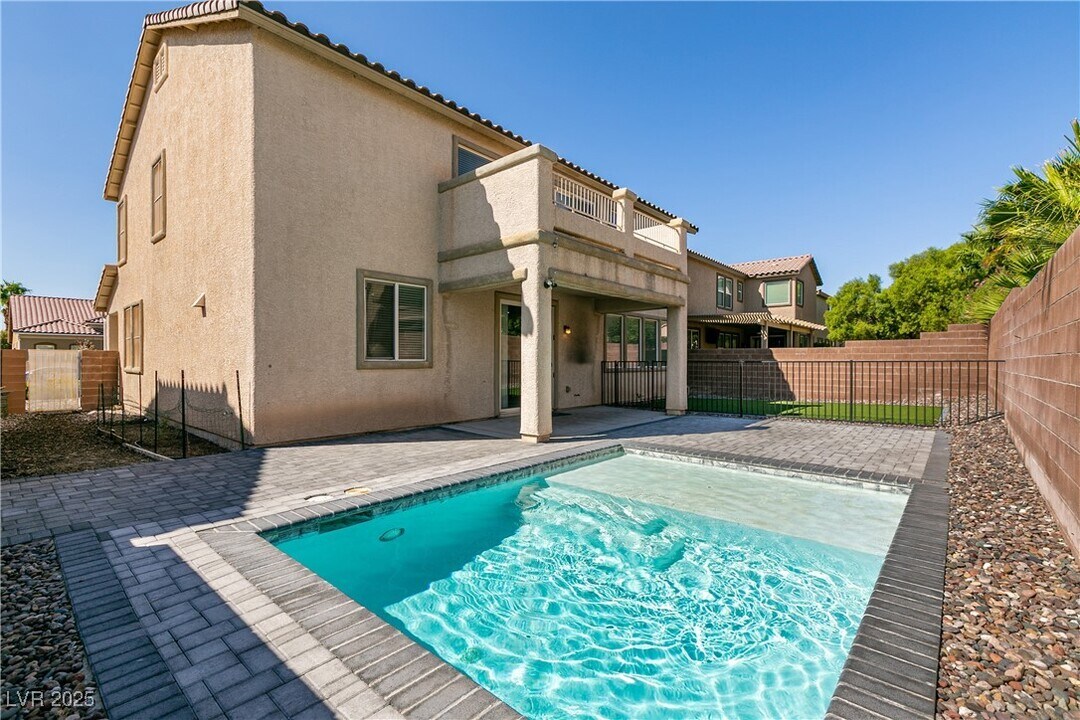 2128 Marsh Tern Ct in North Las Vegas, NV - Building Photo
