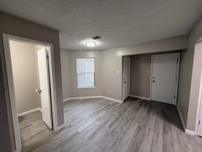 4401 River Valley Dr in Corpus Christi, TX - Building Photo - Building Photo