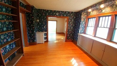 2115 Olive St in Cedar Falls, IA - Building Photo - Building Photo