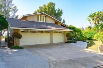 10961 Limetree Dr in North Tustin, CA - Building Photo - Building Photo