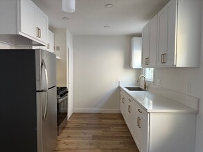 415 S Main St in Burbank, CA - Building Photo - Building Photo