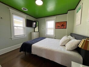 105 N Windsor Ave in Atlantic City, NJ - Building Photo - Building Photo