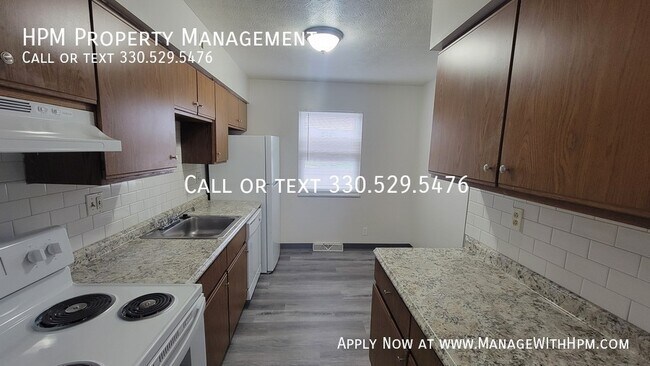 222 Northwest Ave in Tallmadge, OH - Building Photo - Building Photo