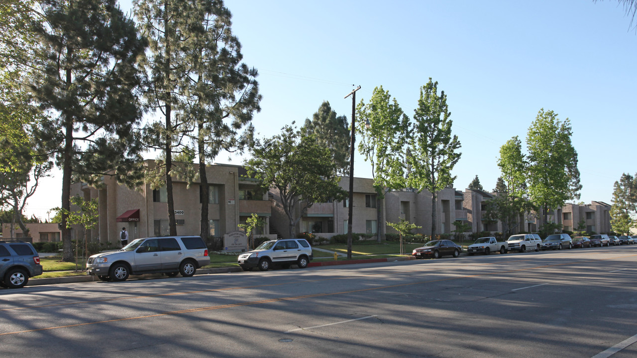 Pendleton Arms Apartments in Sun Valley, CA - Building Photo