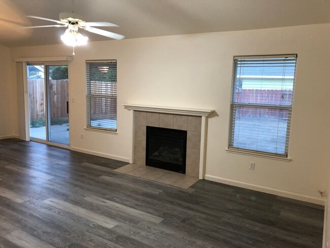 13337 Skyline Blvd in Waterford, CA - Building Photo - Building Photo