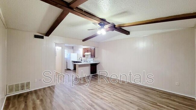 400 Bill Bradford Rd in Sulphur Springs, TX - Building Photo - Building Photo