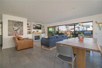 246 Orange St in Newport Beach, CA - Building Photo - Building Photo