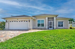 805 SW 4th Pl in Cape Coral, FL - Building Photo