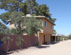 1631-1645 E Hedrick Dr in Tucson, AZ - Building Photo - Building Photo