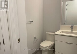 30 Elm Dr W in Mississauga, ON - Building Photo - Building Photo