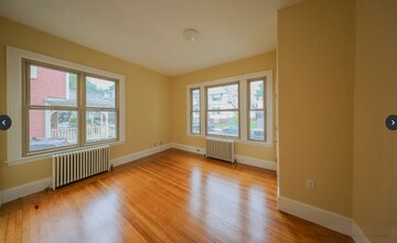 22 Grand View Ave, Unit 1 in Somerville, MA - Building Photo - Building Photo