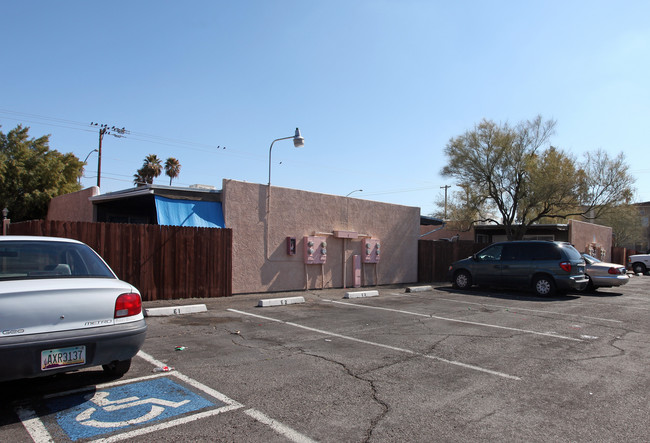 ALVERNON PLAZA in Tucson, AZ - Foto de edificio - Building Photo