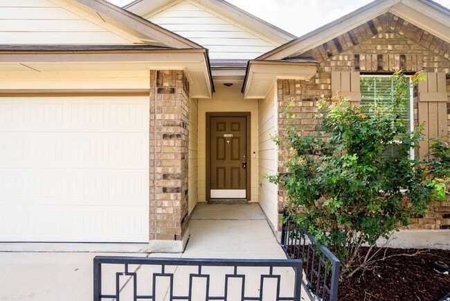 3558 Glacier Lake in San Antonio, TX - Building Photo - Building Photo