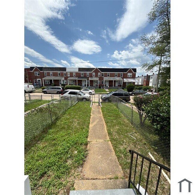 4900 Nelson Ave in Baltimore, MD - Building Photo - Building Photo
