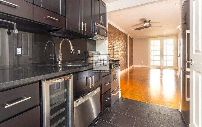East 7th Street in New York, NY - Building Photo - Building Photo